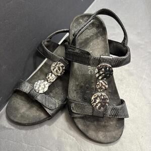 Vionic Farra Lizzard Outdoor Walking Orthotic Adjustable Open Toe Sandal 7.5 Wid